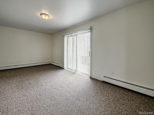 151 Huronview Ct, White Lake, MI, 48386-3510 | Card Image