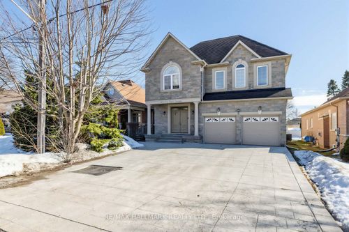 69B Elm Grove Ave, Richmond Hill, ON, L4E2V3 | Card Image