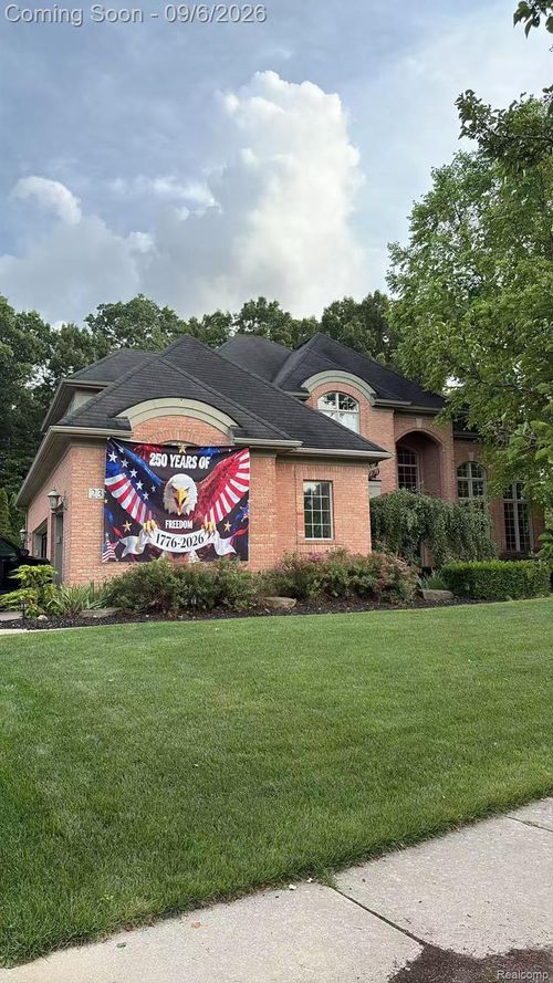 2352 Ivy Hill Dr, Commerce Township, MI, 48382-1198 | Card Image