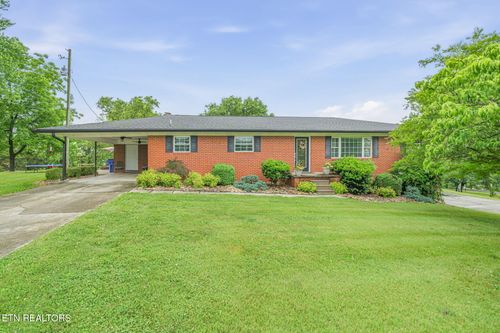9402 Johnson Rd, Strawberry Plains, TN, 37871 | Card Image