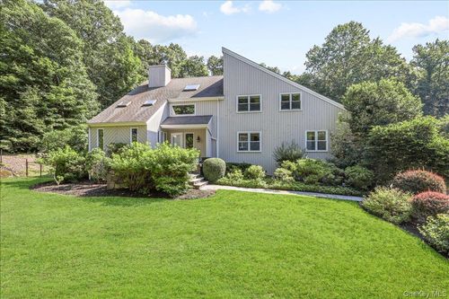 10 Woodland Ct S, Bedford, NY, 10506-2035 | Card Image
