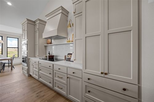 700 Lakeview Ct, Tiffin, IA, 52340-6600 | Card Image