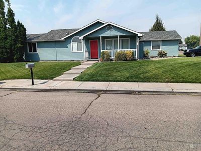 441 Meadowbrook Dr, House other with 3 bedrooms, 2 bathrooms and 2 parking in Nampa ID | Image 1