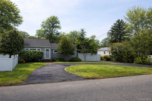75 Lodge Ave, Huntingtn Sta, NY, 11746-3435 | Card Image