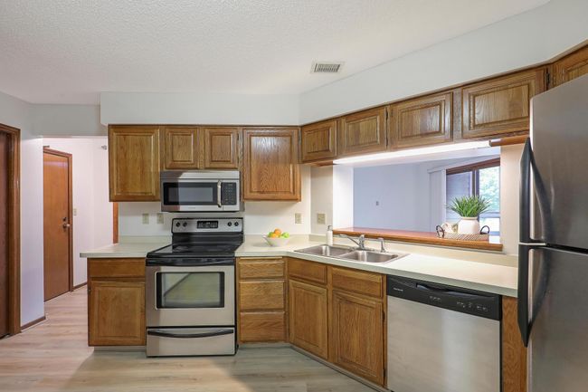 APT-108 - 3801 W 98 Th St, Condo with 2 bedrooms, 2 bathrooms and null parking in Bloomington MN | Image 16
