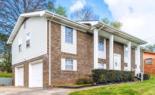 111 Edgewood Cir, Fort Oglethorpe, GA, 30742-3013 | Card Image