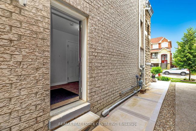 12 Torraville St, House other with 7 bedrooms, 6 bathrooms and 4 parking in Brampton ON | Image 38