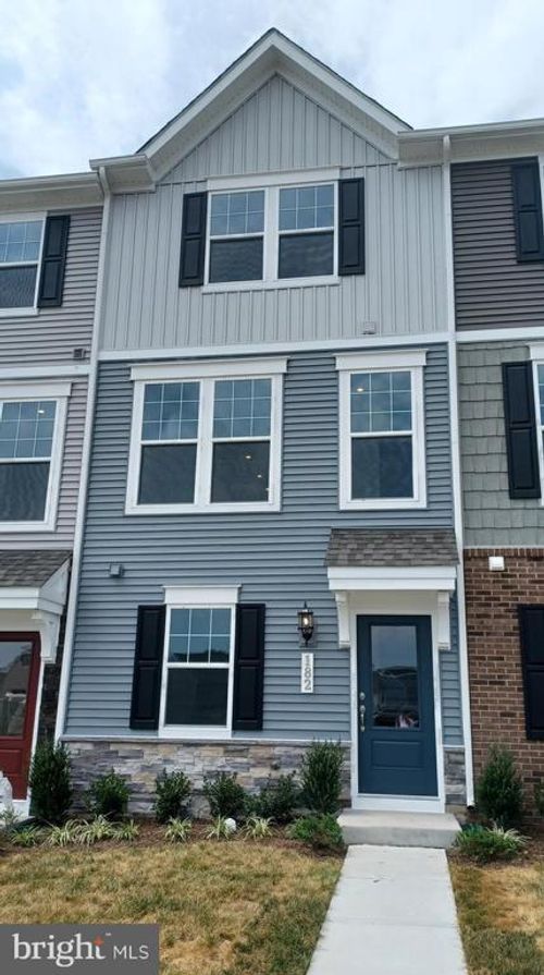 182 Coolidge Ave, RANSON, WV, 25438-4527 | Card Image