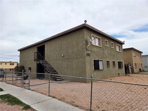 apt-4-2921 Elm Ave, Las Vegas, NV, 89101-3821 | Card Image