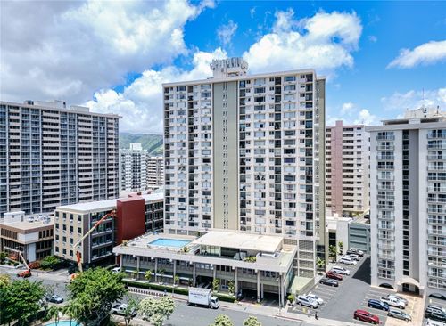 407-747 Amana St, Honolulu, HI, 96814-5117 | Card Image
