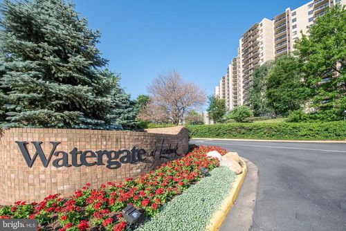 apt-215-203 Yoakum Pkwy, ALEXANDRIA, VA, 22304-3703 | Card Image