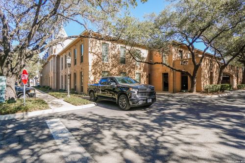 apt-11-7711 Broadway, San Antonio, TX, 78209-3200 | Card Image