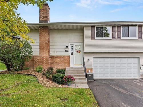 8419 W 97 1/2 St, Bloomington, MN, 55438-1602 | Card Image