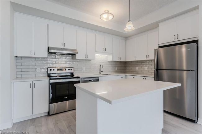 A011 - 142 Foamflower Pl, Townhouse with 2 bedrooms, 3 bathrooms and 1 parking in Waterloo ON | Image 6