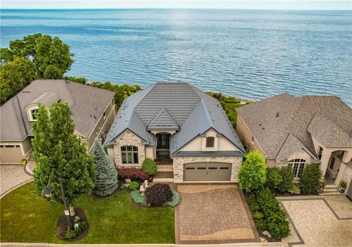4-61 Lake St, Grimsby, ON, L3M2G6 | Card Image