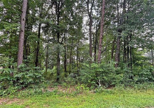 23 Kingsway Dr, King, NC, 27021 | Card Image