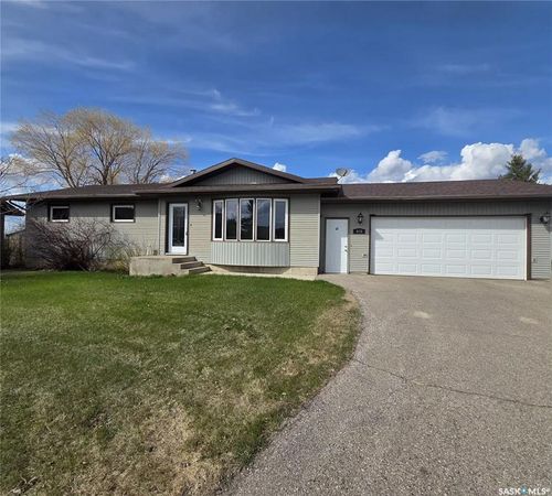 918 Anton Place, Wadena, SK, S0A4J0 | Card Image