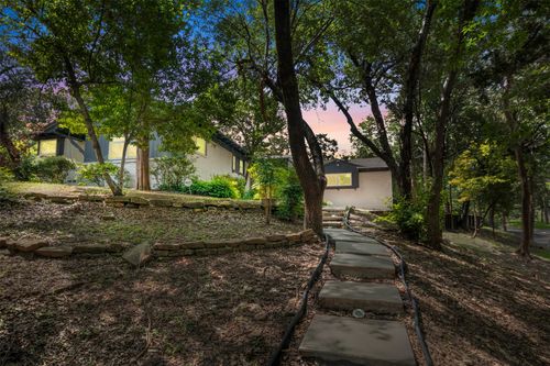 2850 Whitewood Dr, Dallas, TX, 75233-2716 | Card Image