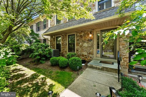1804 Weatherstone Dr, PAOLI, PA, 19301-1946 | Card Image