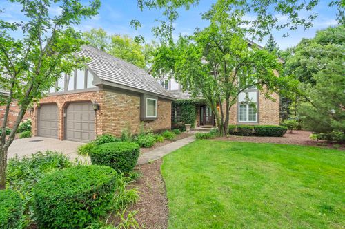 25 Lake Ridge Club Dr, Burr Ridge, IL, 60527-7937 | Card Image
