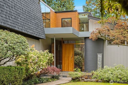 10020 Ne 27th St, Bellevue, WA, 98004-1952 | Card Image