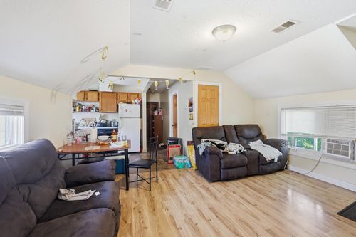 2314 Portland Ave, Minneapolis, MN, 55404-3752 | Card Image