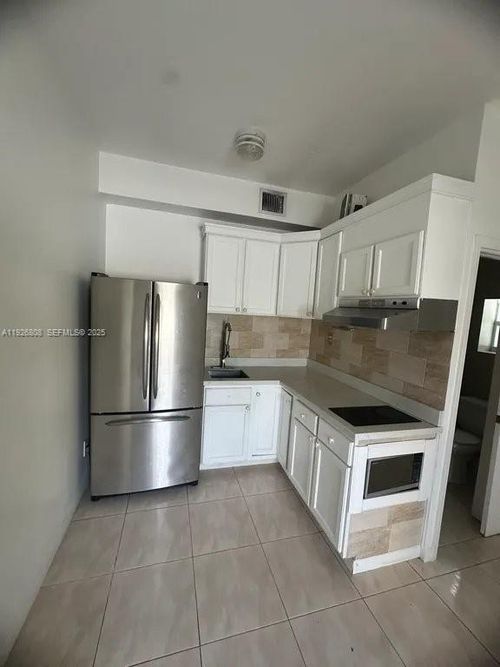 3-251 Nw 40th Ct, Miami, FL, 33126-5745 | Card Image