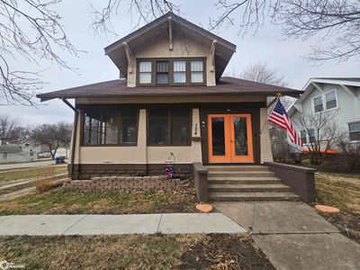 704 6th Avenue, Home with 3 bedrooms, 1 bathrooms and 2 parking in Coon Rapids IA | Image 1