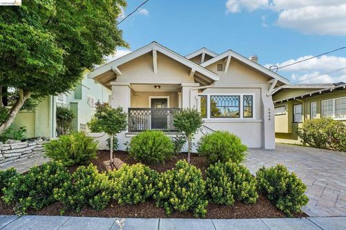 5444 Lawton Ave, Oakland, CA, 94618 | Card Image