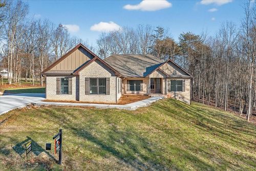 138 Magnolia Ln, Crossville, TN, 38555-3724 | Card Image