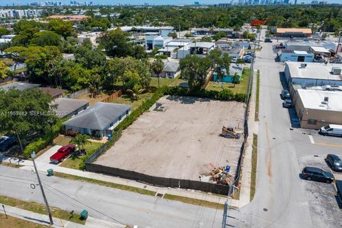 3210 Ne 3rd Ave, Oakland Park, FL, 33334-2120 | Card Image