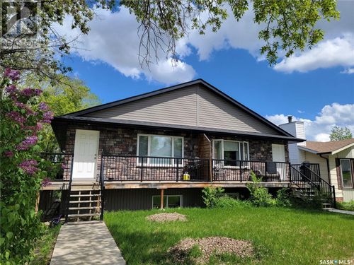 628 Saskatchewan Ave, Kerrobert, SK, S0L1R0 | Card Image