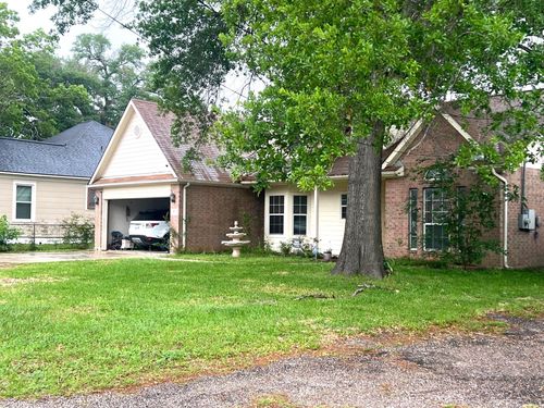 714 Fowlkes St, Sealy, TX, 77474-2734 | Card Image