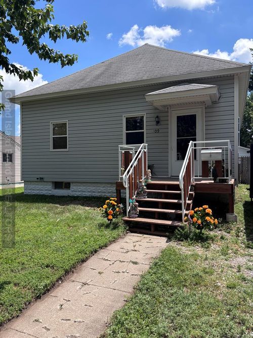 109 E 16th St, Grand Island, NE, 68801 | Card Image