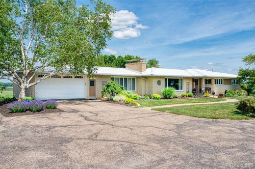 18999 Weller Rd, Gregory, MI, 48137-9522 | Card Image