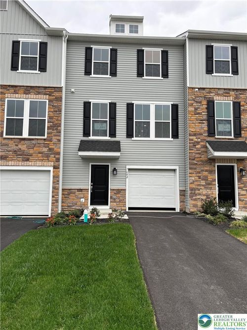7682 Clayton Ave, COOPERSBURG, PA, 18036-8748 | Card Image