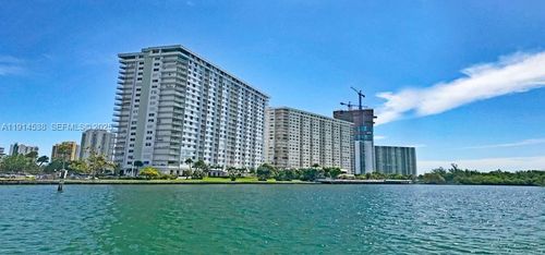 125-500 Bayview Dr, Sunny Isles Beach, FL, 33160-4748 | Card Image