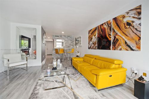 apt-k212-9373 Fontainebleau Blvd, Miami, FL, 33172-5698 | Card Image