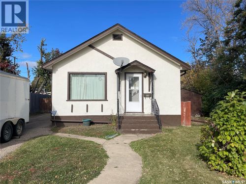 628 5th St E, Prince Albert, SK, S6V0M2 | Card Image