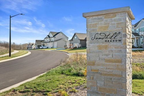 lt9-N54W19469 Broadwing Place Place, Menomonee Falls, WI, 53051 | Card Image