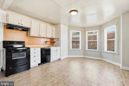 742 N 37th St, PHILADELPHIA, PA, 19104-1614 | Card Image