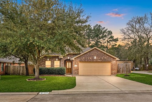 922 Fife Dr, Conroe, TX, 77301-4138 | Card Image