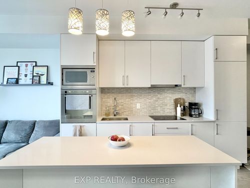 1217e-576 Front St W, Toronto, ON, M5V0P8 | Card Image