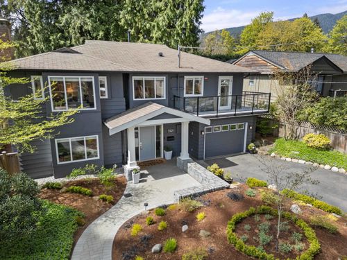 3521 Duval Rd, North Vancouver, BC, V7J3E8 | Card Image