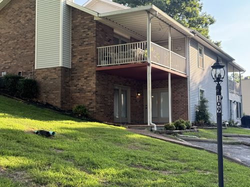 109 Village Cir, Dickson, TN, 37055-2956 | Card Image