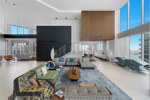 4401-1300 Brickell Bay Dr, Miami, FL, 33131-3487 | Card Image