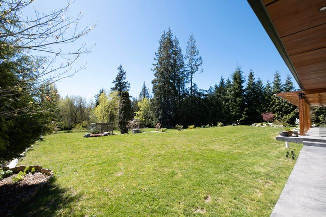996 Reed Road, House other with 3 bedrooms, 3 bathrooms and 12 parking in Gibsons BC | Image 28