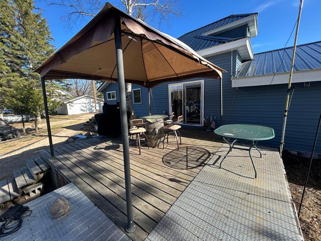 Deck | Image 24