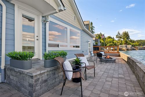 23830 N Us Highway 101, Hoodsport, WA, 98548-4519 | Card Image