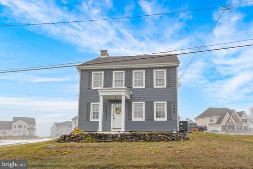 1529 Village Rd, STRASBURG, PA, 17579-9657 | Card Image